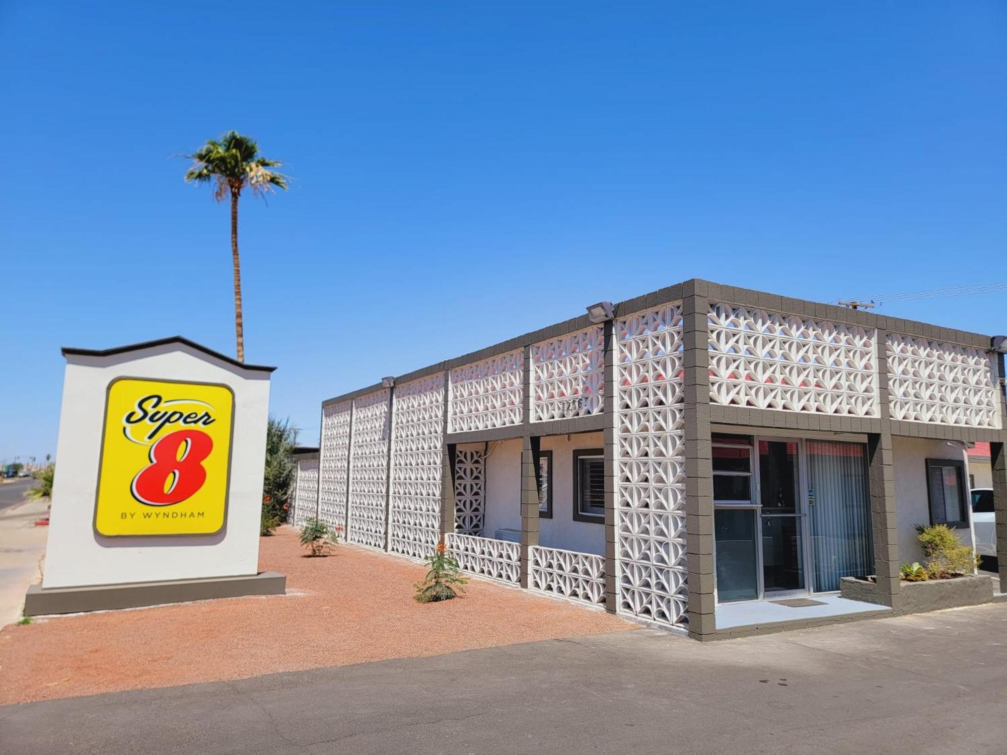 Отель Super 8 By Wyndham El Centro North Экстерьер фото